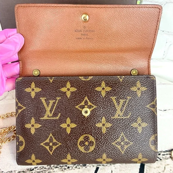 Louis Vuitton Etui Papiers Wallet Crossbody with charm - Picture 5 of 16